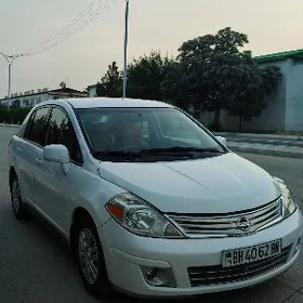 Nissan Versa 2011