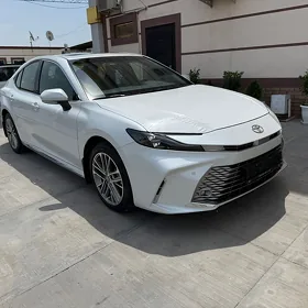 Toyota Camry 2025