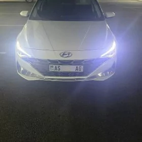 Hyundai Elantra 2022