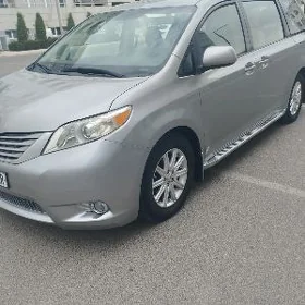 Toyota Sienna 2010