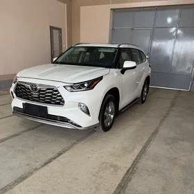 Toyota Highlander 2020