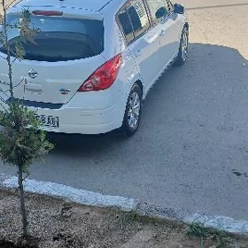 Nissan Versa 2011