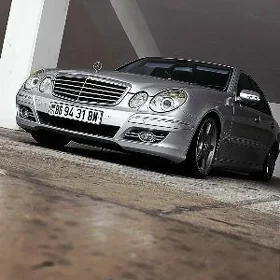 Mercedes-Benz E320 2005