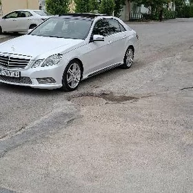 Mercedes-Benz E350 2011