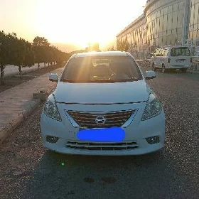 Nissan Versa 2011