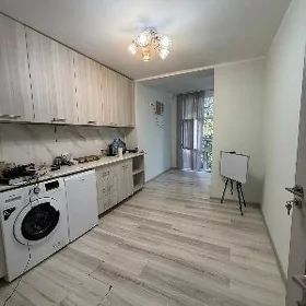 30мкр. 3в2ком. 68м2