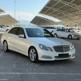 Mercedes-Benz 300E 2010