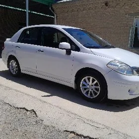 Nissan Versa 2010