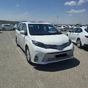 Toyota Sienna 2017