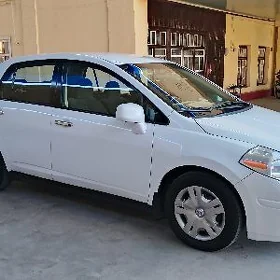 Nissan Versa 2010