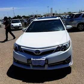 Toyota Camry 2012