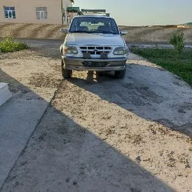 Ford Explorer Sport 2000