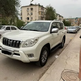 Toyota Land Cruiser Prado 2011