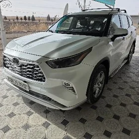 Toyota Highlander 2022