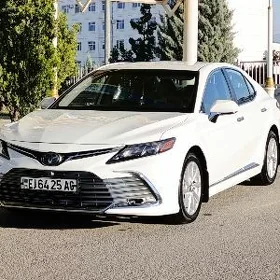 Toyota Camry 2021