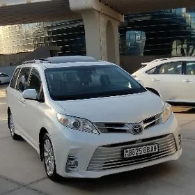 Toyota Sienna 2018