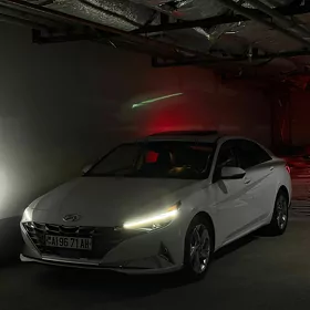 Hyundai Elantra 2023