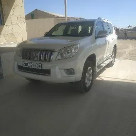 Toyota Land Cruiser Prado 2013
