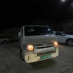 Toyota Hiace 2018