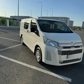 Toyota Hiace 2025