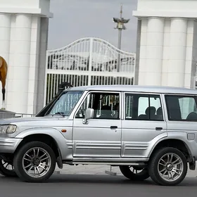 Mitsubishi Pajero 2003