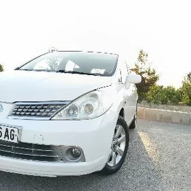 Nissan Tiida 2006