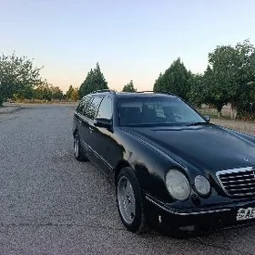 Mercedes-Benz E320 2000