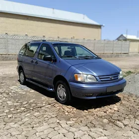 Toyota Sienna 2003