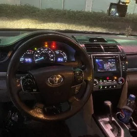 Toyota Camry 2014