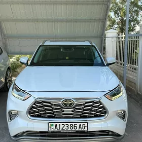 Toyota Highlander 2021