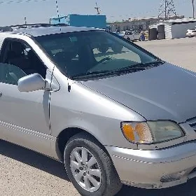 Toyota Sienna 2002