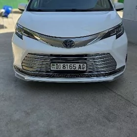Toyota Sienna 2021
