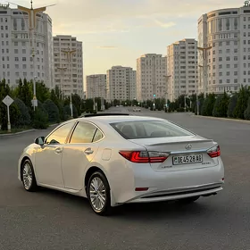 Lexus ES 350 2016