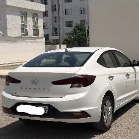 Hyundai Elantra 2020