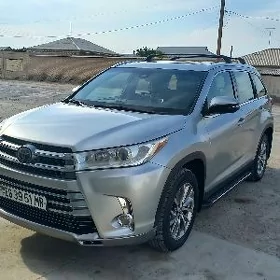 Toyota Highlander 2019