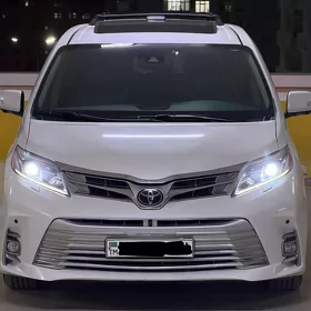 Toyota Sienna 2019