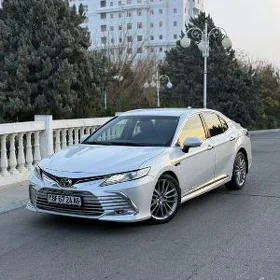 Toyota Camry 2019
