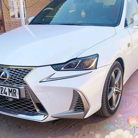 Lexus IS 2017