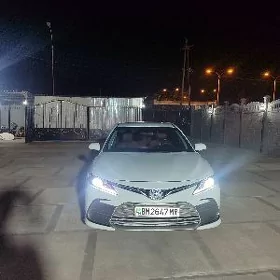Toyota Camry 2021