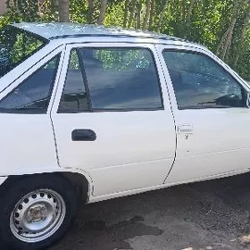 Daewoo Nexia 1996