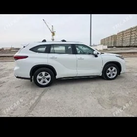 Toyota Highlander 2021