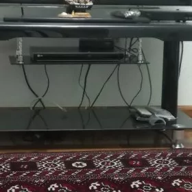 Televizor ucin podstavka