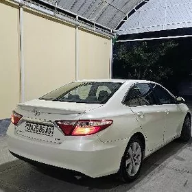 Toyota Camry 2017