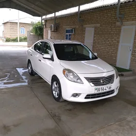 Nissan Versa 2011