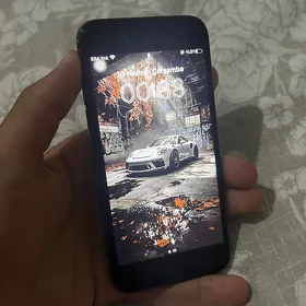 iPhone 8