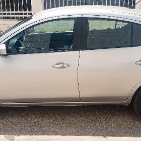 Nissan Versa 2014