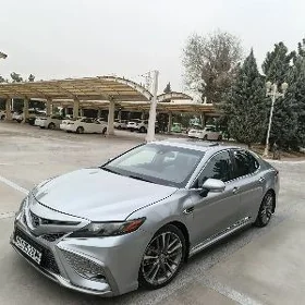 Toyota Camry 2021
