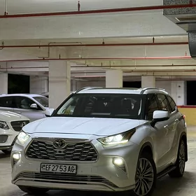 Toyota Highlander 2021