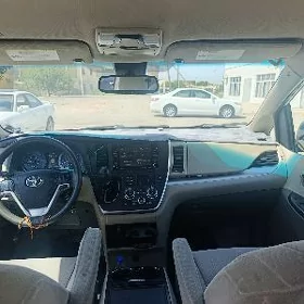 Toyota Sienna 2019