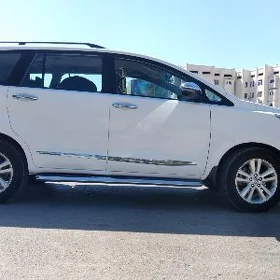 Toyota Innova 2020